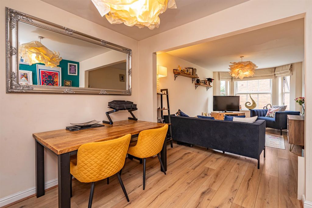 Property photo 2 of 14 Dining Room / Lounge