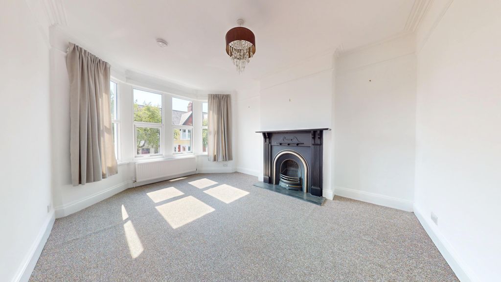 Property photo 2 of 6