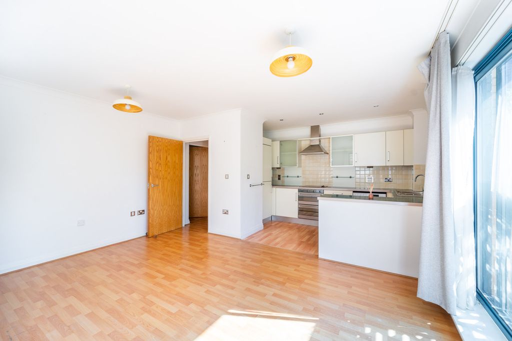 Property photo 1 of 10 Mba04106