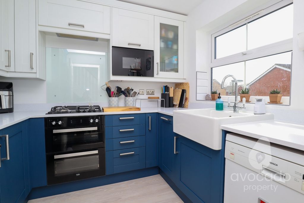 Property photo 2 of 11 4036206