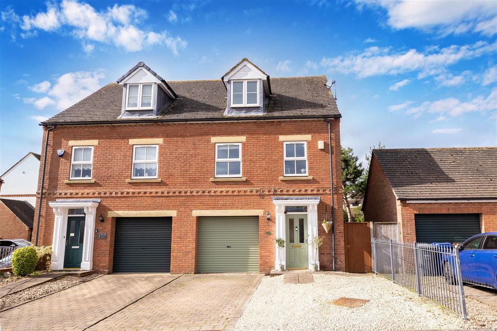 Property photo 1 of 22 Exterior