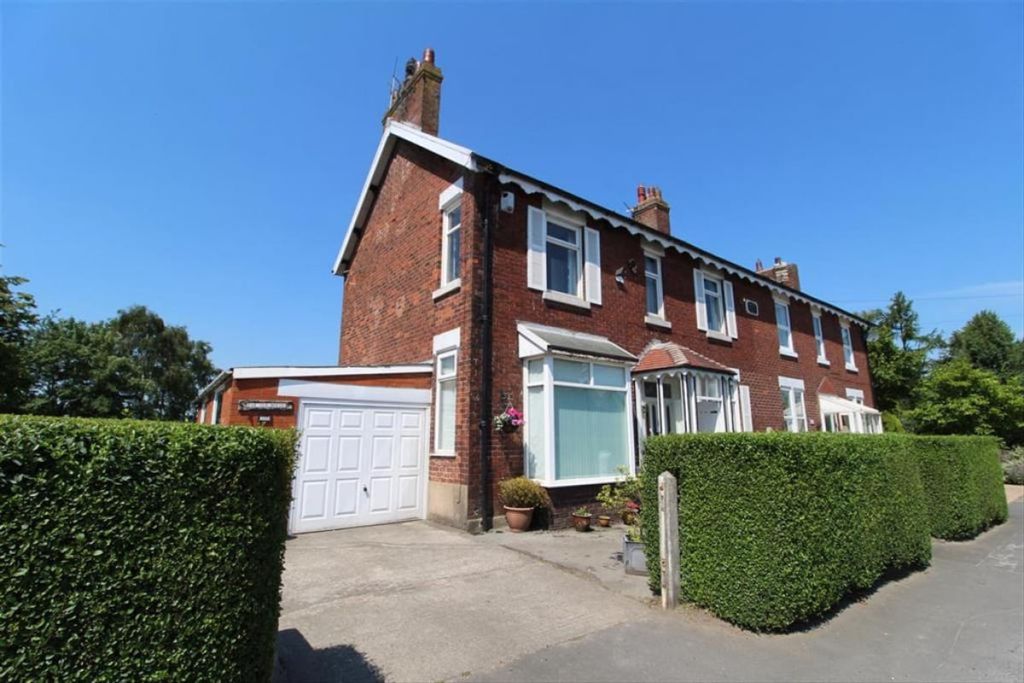 Property photo 2 of 31