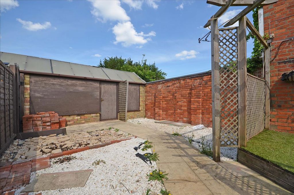 Property photo 2 of 11
