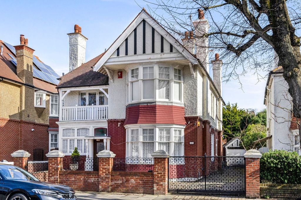 Property photo 1 of 22