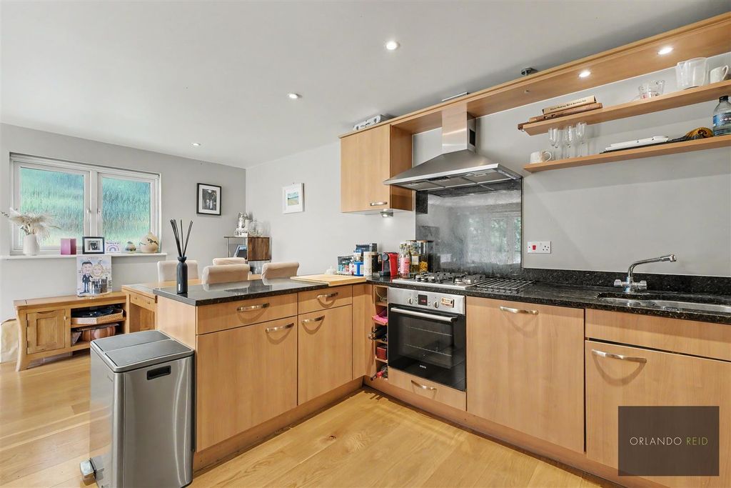 Property photo 2 of 12 Rodenhurst Road 1.Jpg