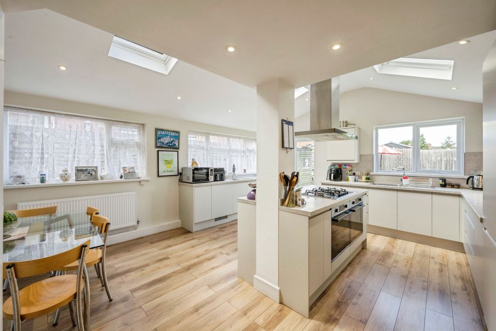 Additional image 4 of 5 bed semi-detached house for saleWest Common Lane, Scunthorpe DN17