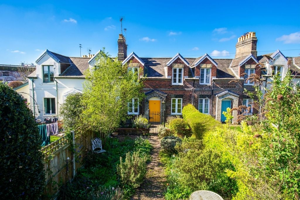 Property photo 1 of 24