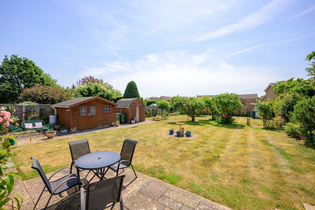 Property photo 2 of 31