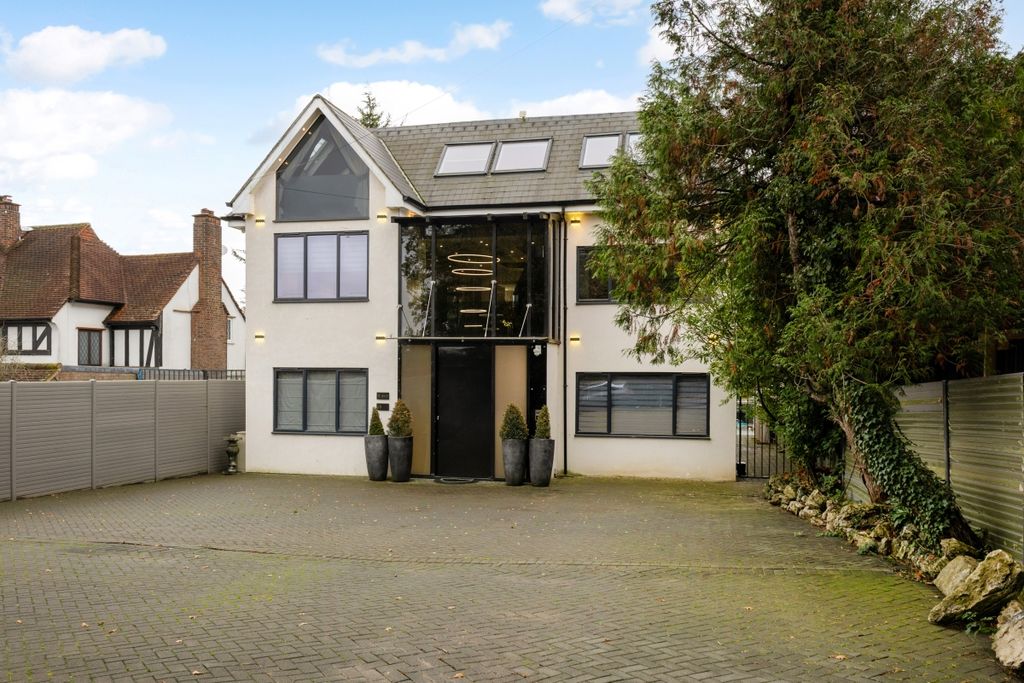 Additional image 32 of 5 bed detached house to rentWaggon Road, Barnet EN4