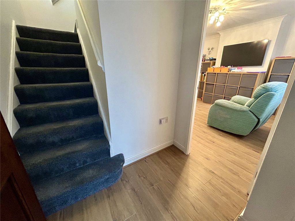 Property photo 2 of 17 Hallway