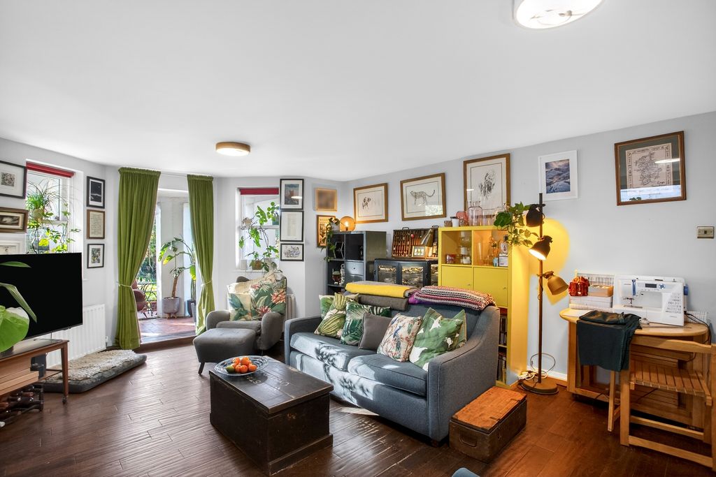 Property photo 3 of 13