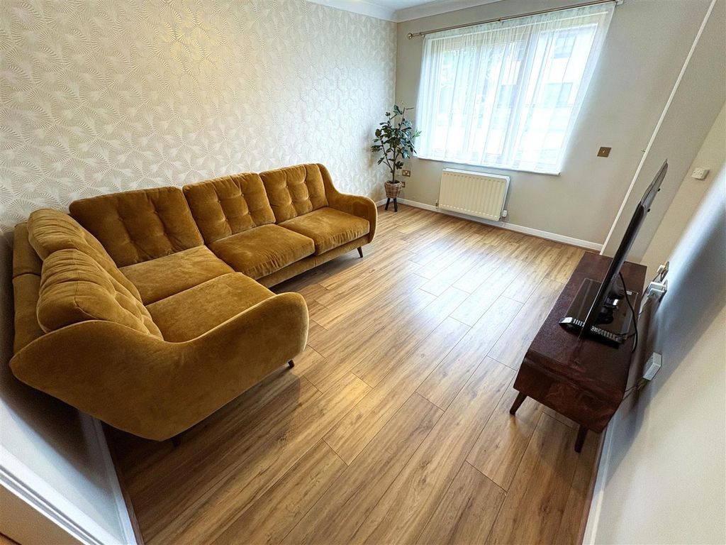 Property photo 3 of 17 Lounge.Jpg