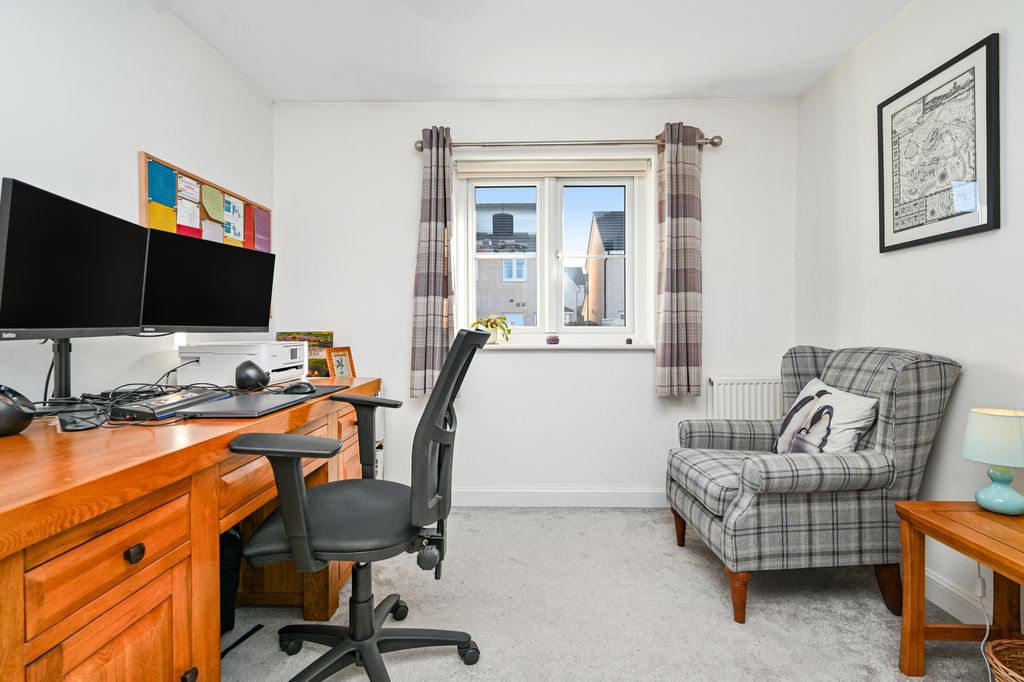 Additional image 14 of 4 bed detached house for sale30 Clippens Drive, Burdiehouse, Edinburgh EH17