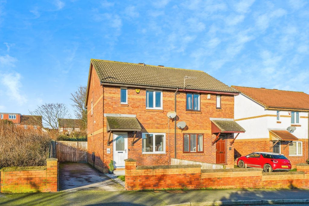 Property photo 1 of 12 Front View