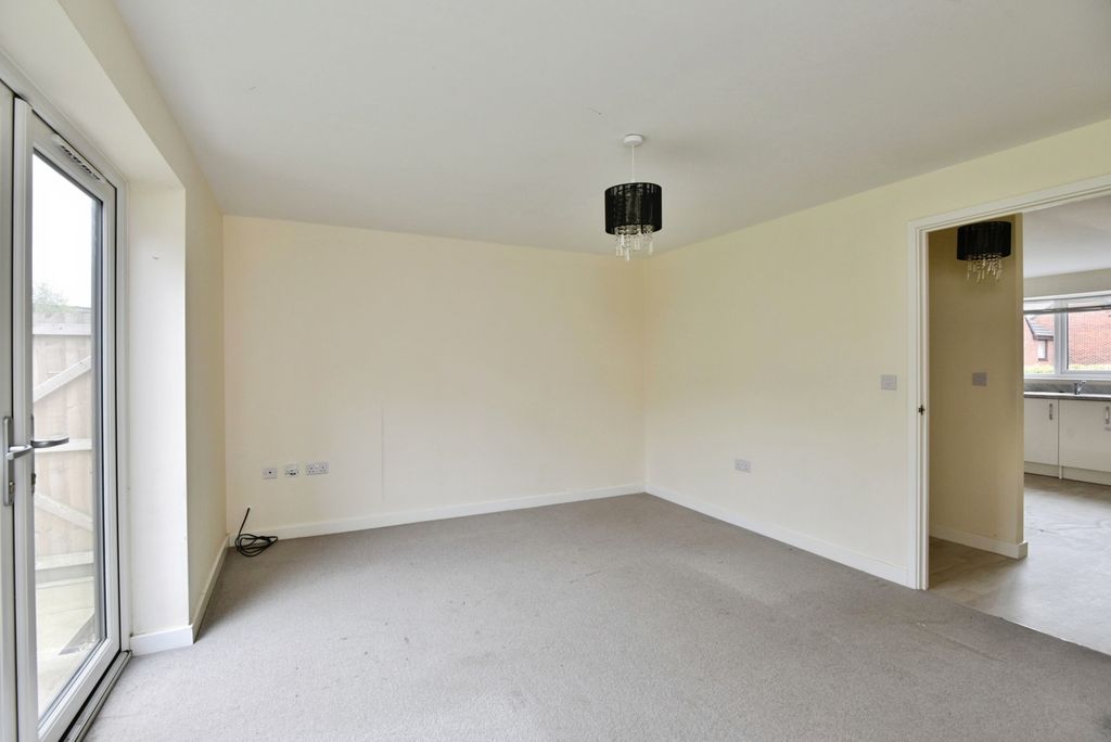 Property photo 3 of 17 Photo