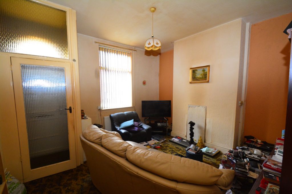 Property photo 2 of 10 Lounge