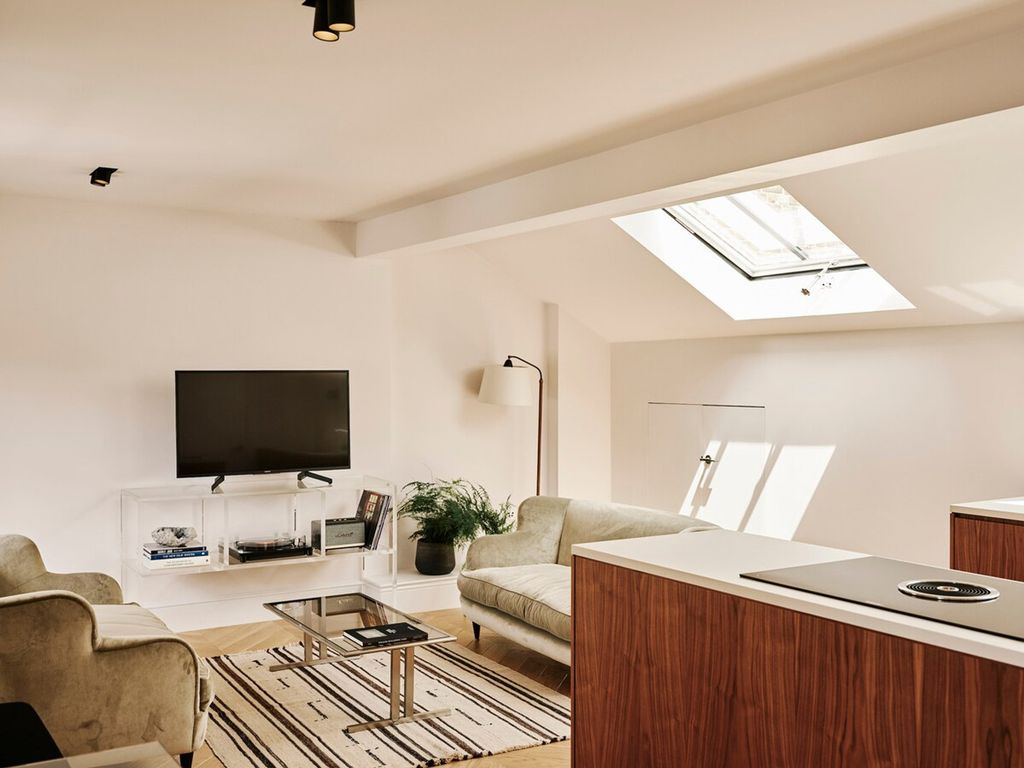 Property photo 1 of 16 Living Room