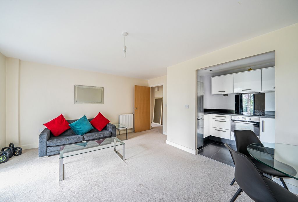 Property photo 1 of 12 1310199-7-684996A...