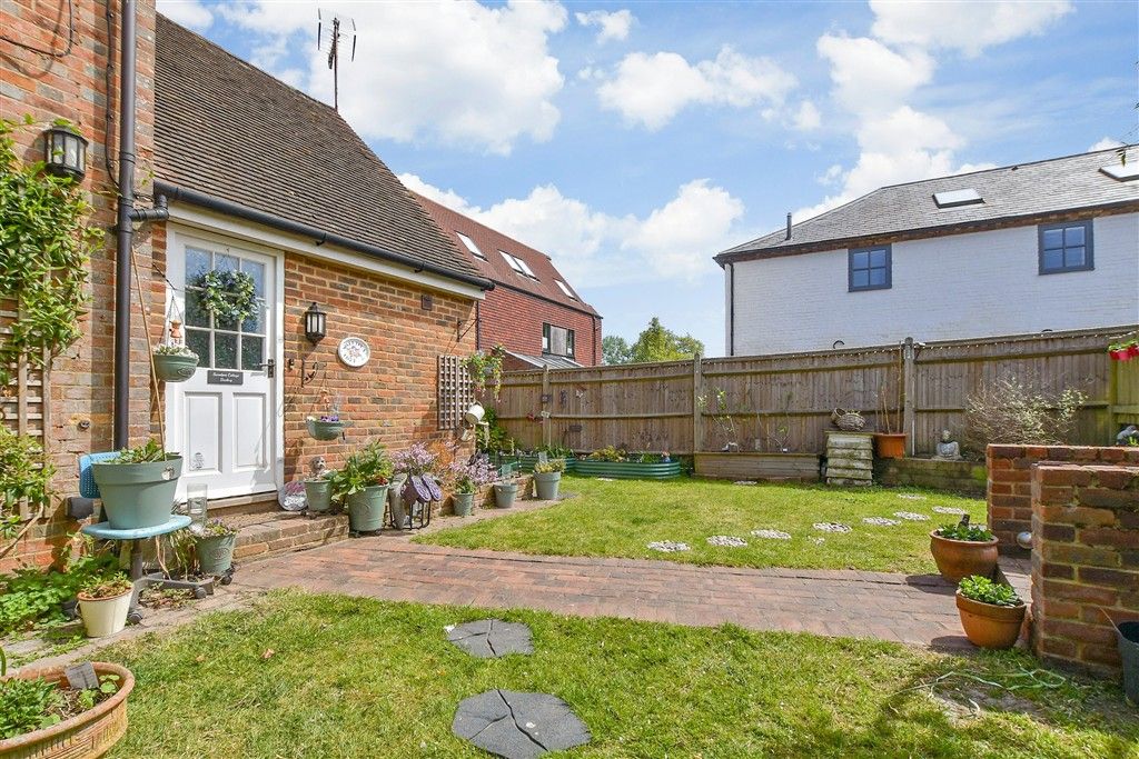 Property photo 1 of 15 Front Garden