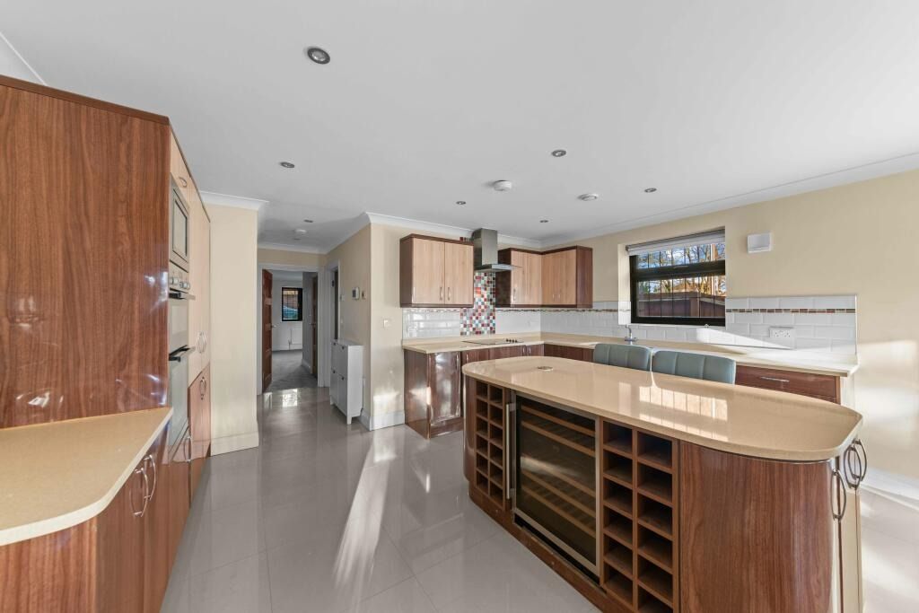 Property photo 2 of 15 5229103