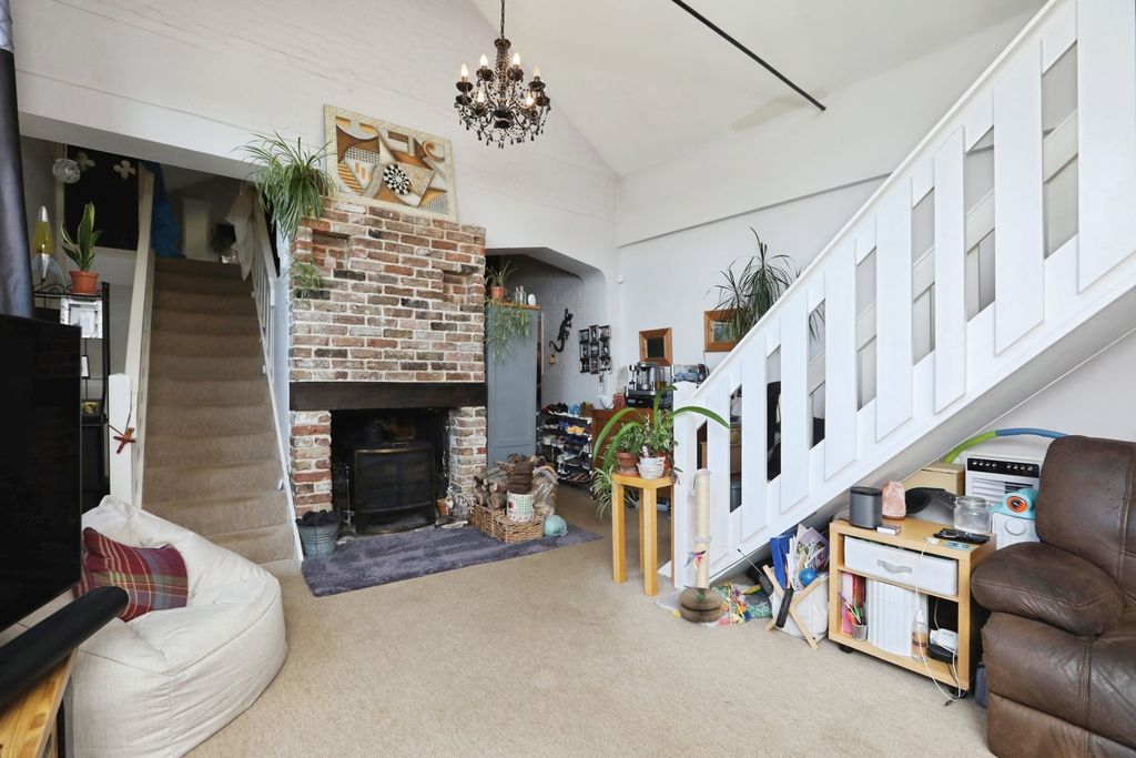 Property photo 3 of 16 Pbox-Img.Jpg