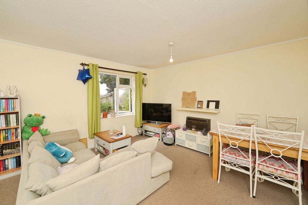 Property photo 2 of 12 Pbox-Img.Jpg