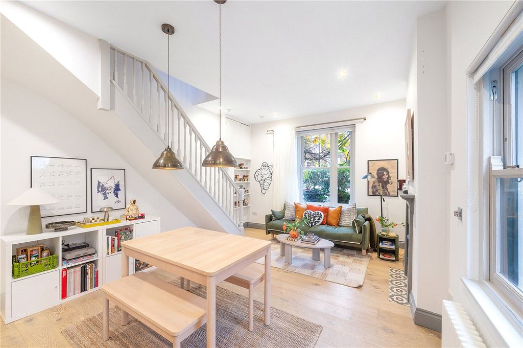 Property photo 2 of 18 Reception