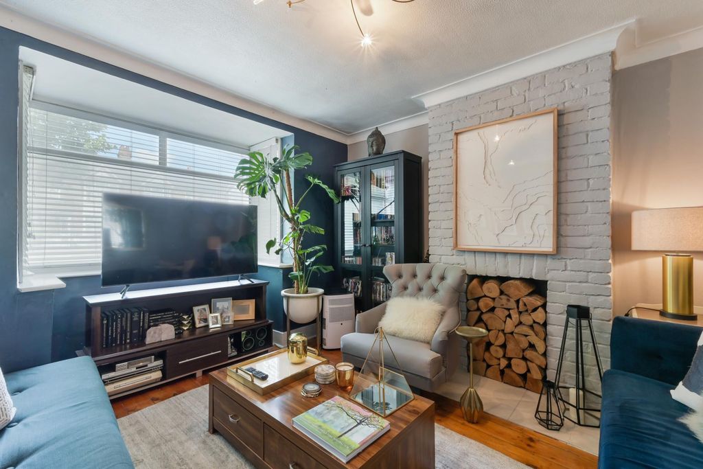 Property photo 2 of 12