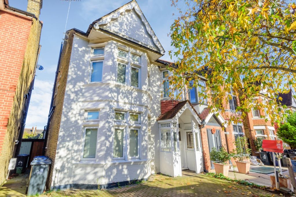 Property photo 1 of 10 916844 (1)