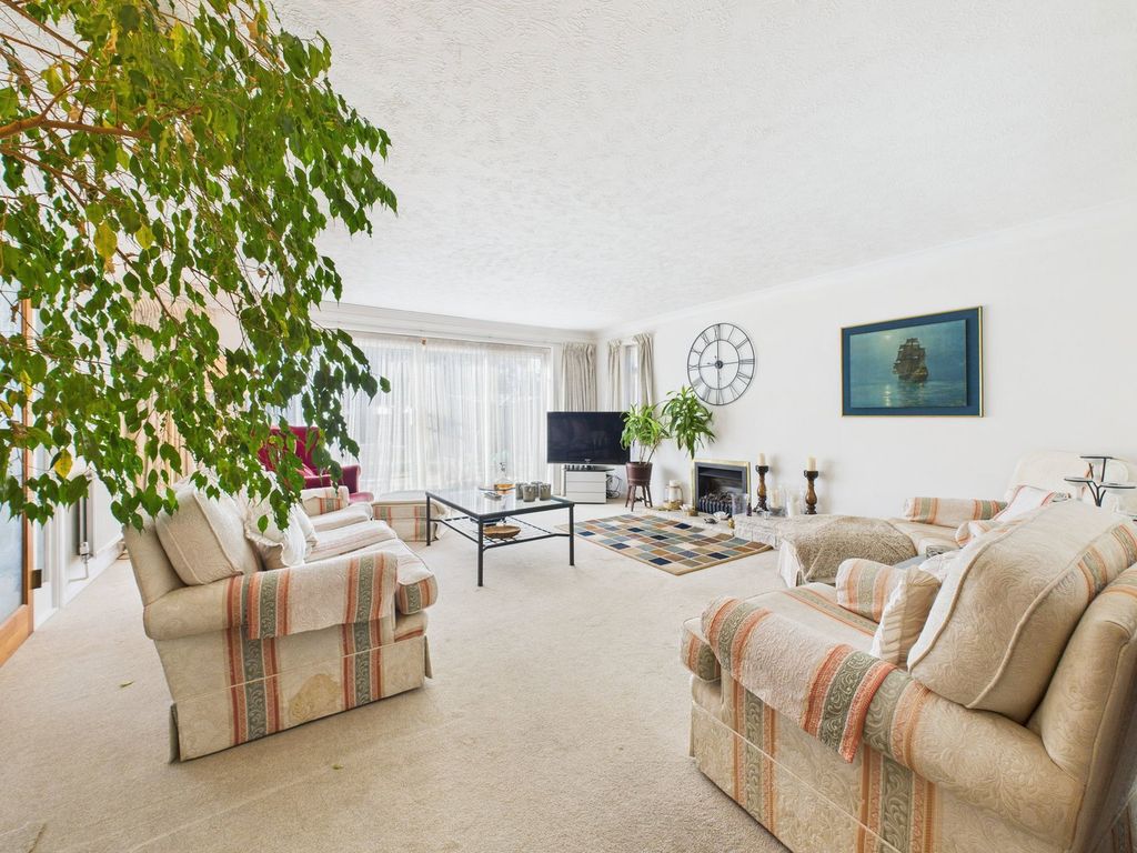 Property photo 2 of 22