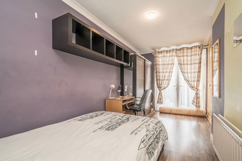 Property photo 2 of 5