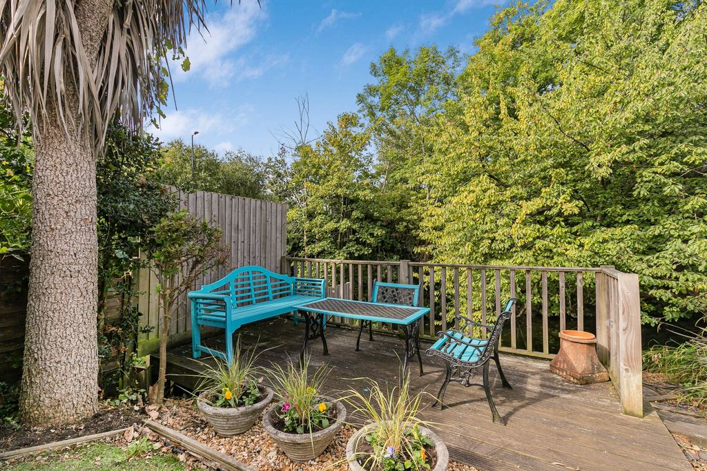 Property photo 2 of 26