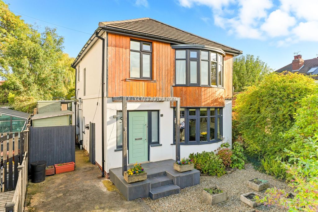 Property photo 1 of 35