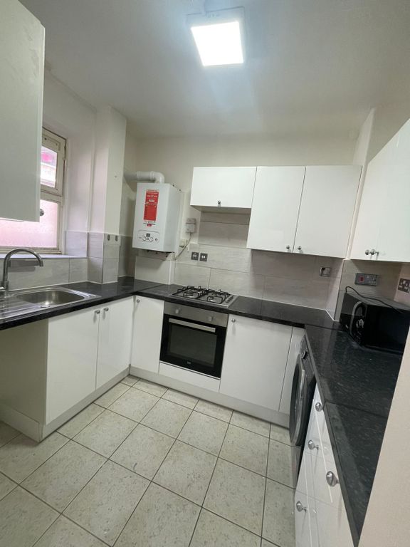 Property photo 1 of 10 2 Bed Flat To Rent Glendown House, London E8