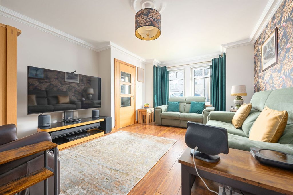 Property photo 2 of 29