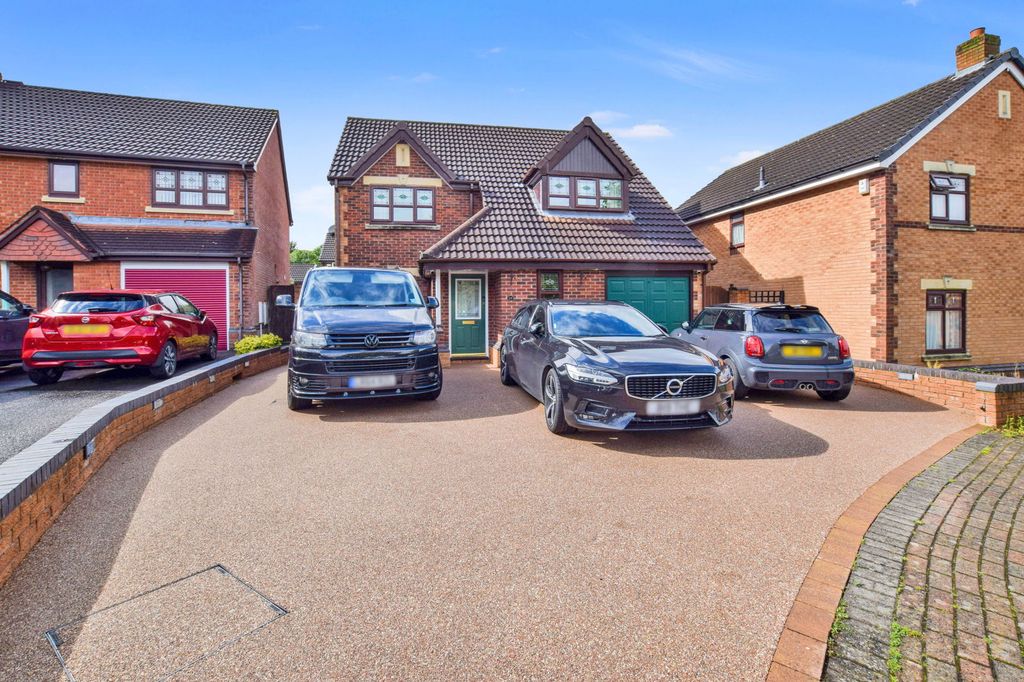 Property photo 1 of 33
