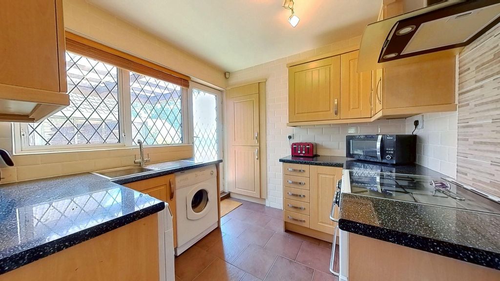 Property photo 2 of 12 Photo 7