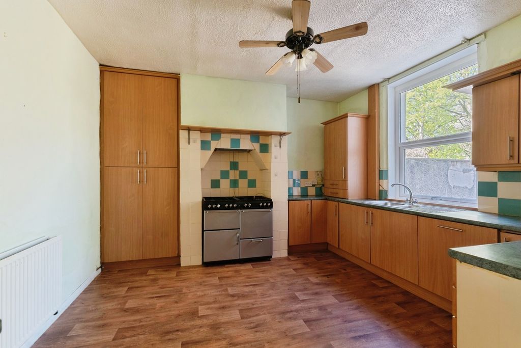 Property photo 3 of 20 Pbox-Img.Jpg