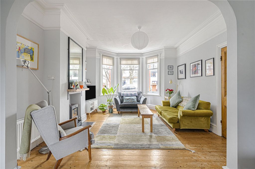 Property photo 2 of 32 Picture No. 28