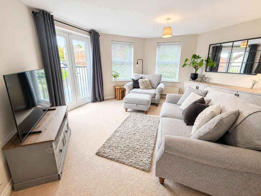 Property photo 3 of 16 Sitting Room