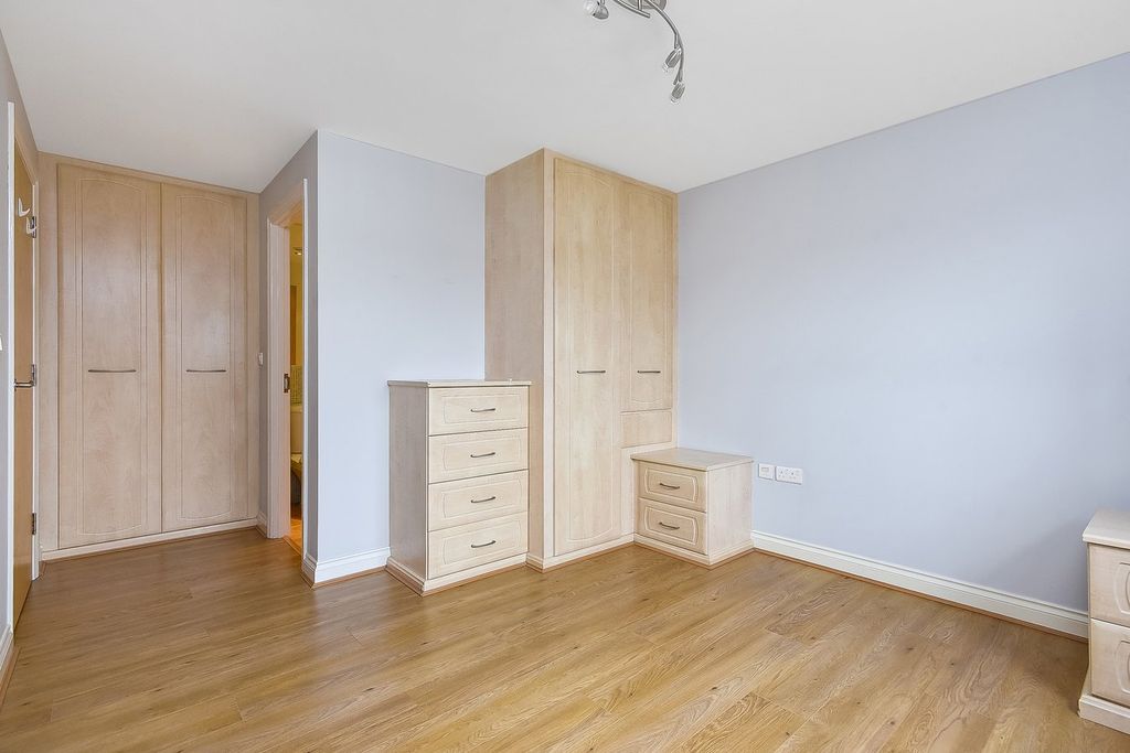 Property photo 3 of 8