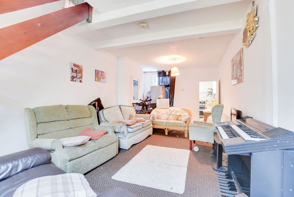 Property photo 2 of 4