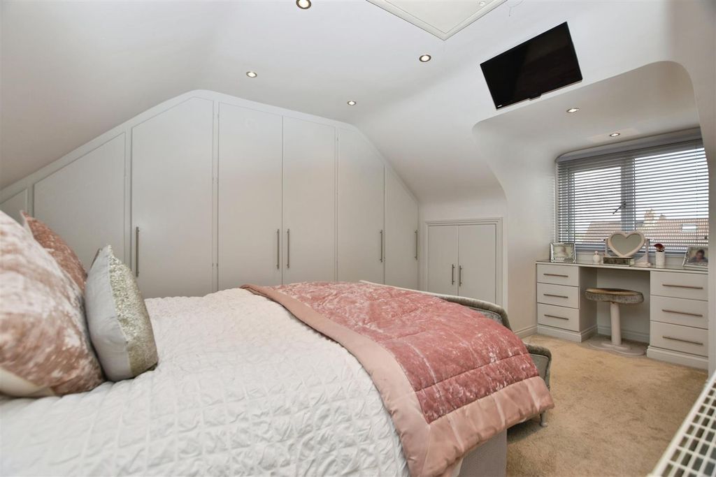 Property photo 2 of 22 Bedroom One