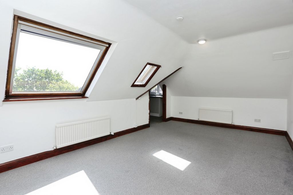 Property photo 2 of 10 Pbox-Img.Jpg