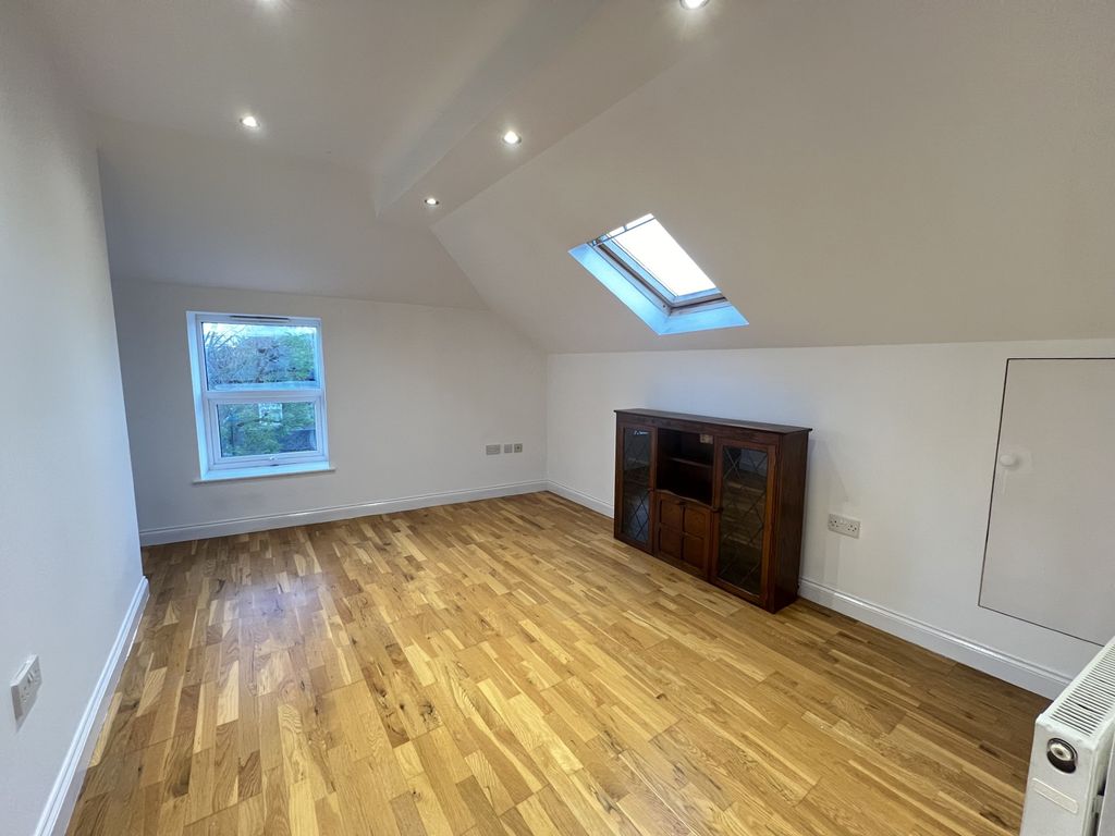 Property photo 2 of 3