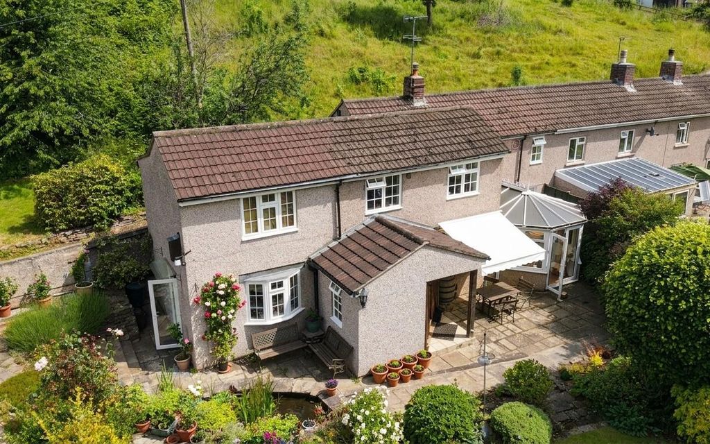 3 bed cottage for saleNew Road, Blakeney GL15