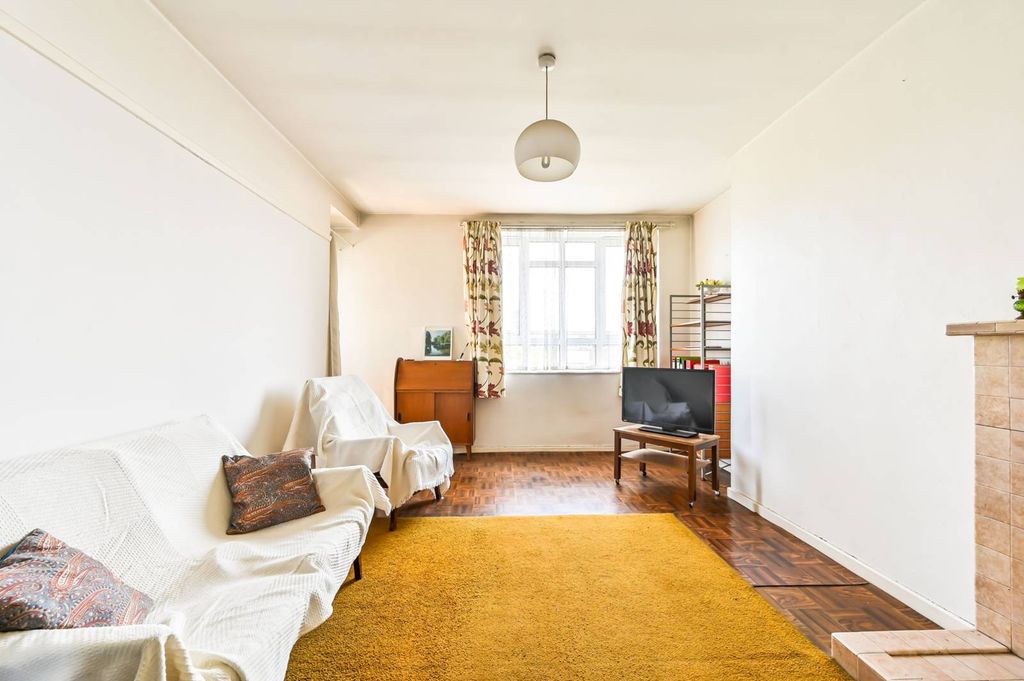 Property photo 3 of 16