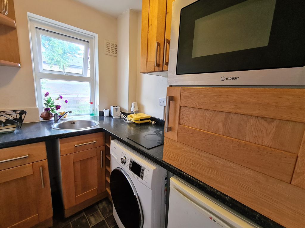 Property photo 3 of 8 Photo 06