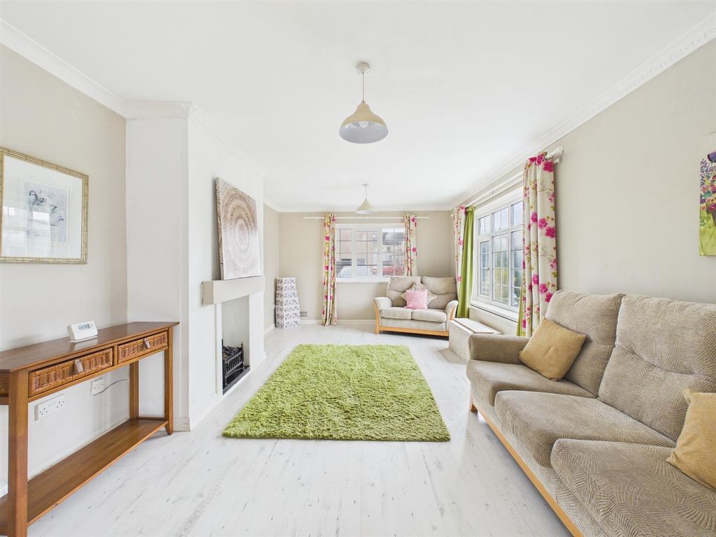 Property photo 3 of 20 Cam04118G0-Pr0026-Still004.Jpg