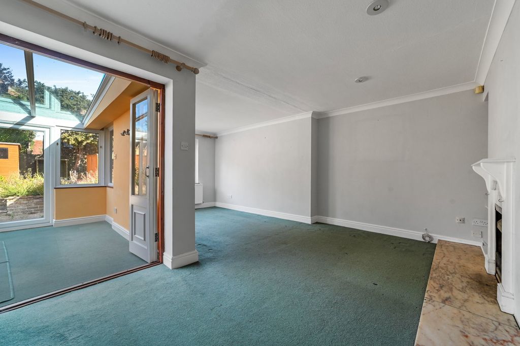 Property photo 2 of 13